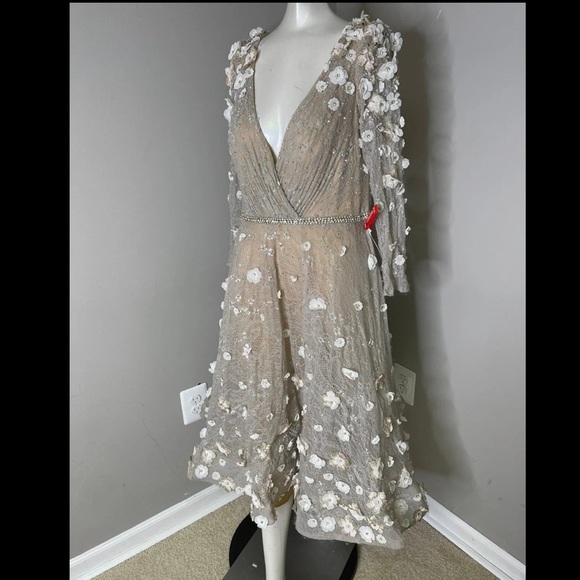 Mac Duggal floral applique Deep-V Neck Lace Dress - Picture 6 of 8